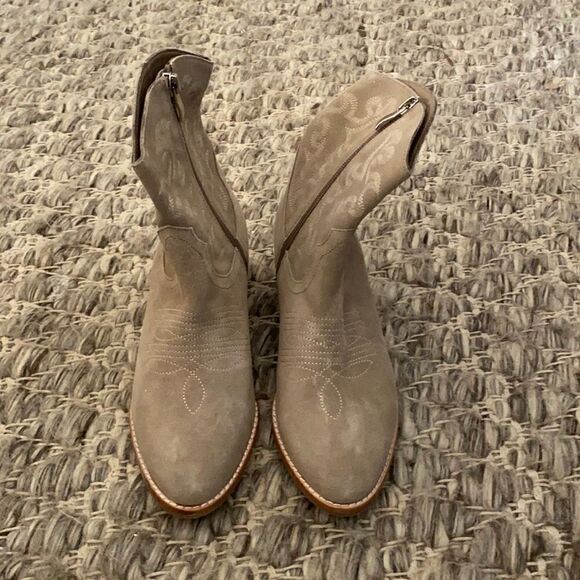 Anthropologie Silent D Zofie Suede Western Ankle Boot in Beige US 7 - Picture 4 of 10
